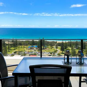 Ultra Broadbeach 4* Gold Coast